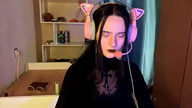 Snapshot of MabelDefina chatting on 02-18-26, 11:06 MabelDefina online show from 02-18-26, 11:06