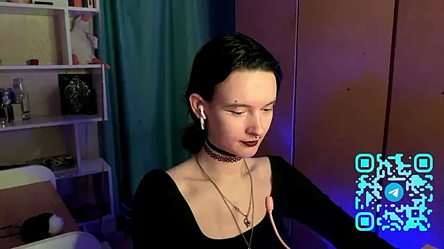 Snapshot of MabelDefina chatting on 03-28-26, 01:01 MabelDefina online show from 03-28-26, 01:01