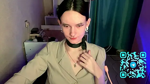 Snapshot of MabelDefina chatting on 04-15-26, 12:10 MabelDefina online show from 04-15-26, 12:10