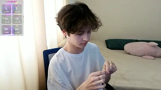 Snapshot of _LukaHayes_ chatting on 02-25-26, 11:10 LukaHayes online show from 02-25-26, 11:10