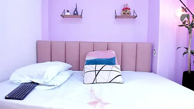 camila scoth online show from 04-30-26, 12:12