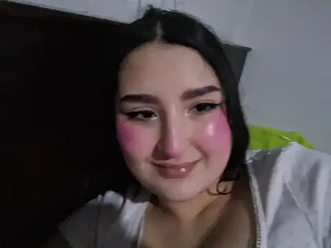 Snapshot of zoe_moon__ chatting on 06-14-26, 12:06 zoe moon online show from 06-14-26, 12:06