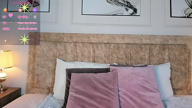 zoe moon   online show from 03-26-26, 11:52