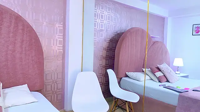 Khloe Moon online show from 03-18-26, 07:48