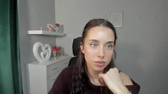 AdeleSolo online show from 04-22-26, 05:36