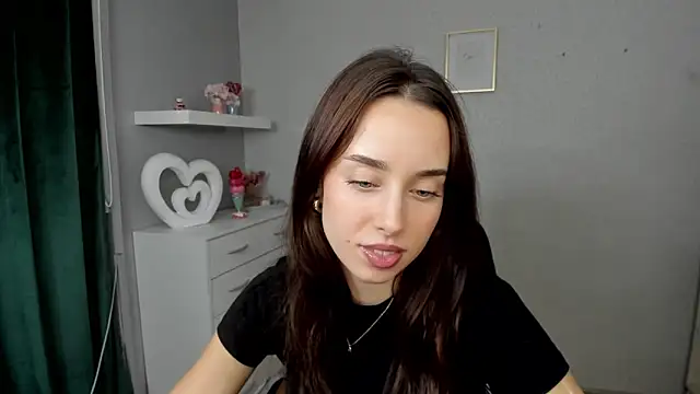 AdeleSolo online show from 05-19-26, 05:36