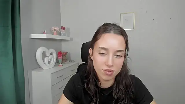 AdeleSolo online show from 04-23-26, 05:47
