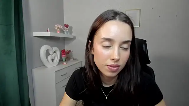 AdeleSolo online show from 04-20-26, 05:47