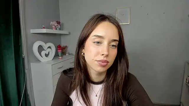AdeleSolo online show from 05-18-26, 05:34