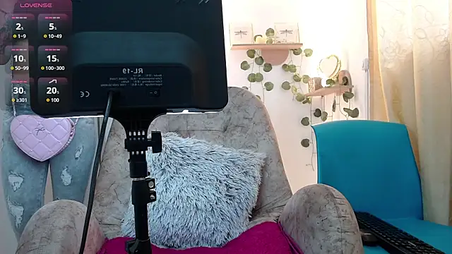 dark dreams  online show from 06-18-26, 06:46