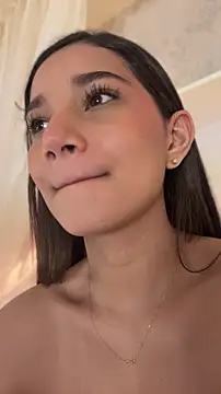 AlessiaVallmont online show from 04-12-26, 01:47