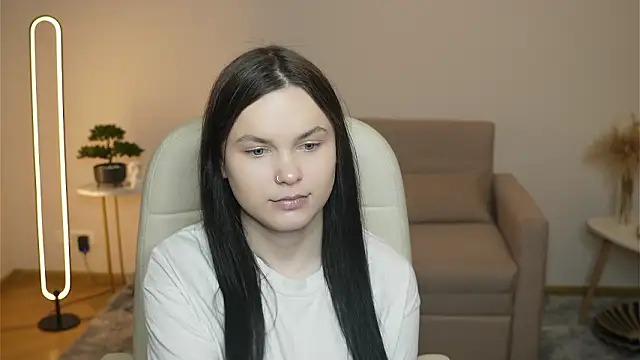 Snapshot of LeilaErcolani chatting on 02-22-26, 11:34 LeilaErcolani online show from 02-22-26, 11:34