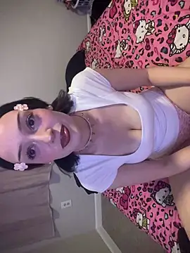 strwbrrymilk online show from 02-22-26, 01:19