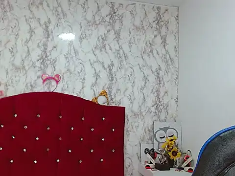 Snapshot of Ailanys_Miller chatting on 02-19-26, 01:08 Ailanys Miller online show from 02-19-26, 01:08