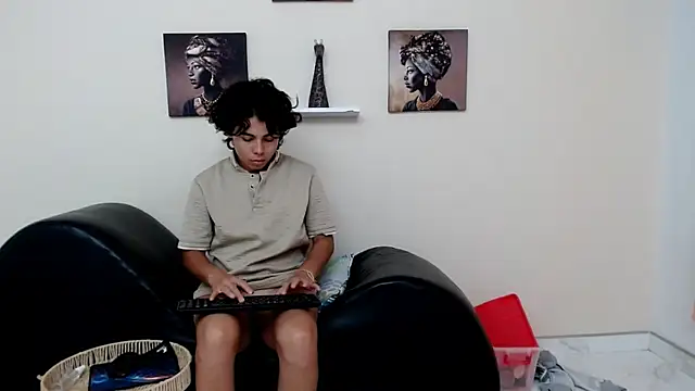 skinnysexy18 online show from 04-07-26, 02:02