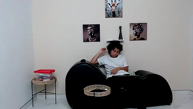 skinnysexy18 online show from 04-23-26, 12:28