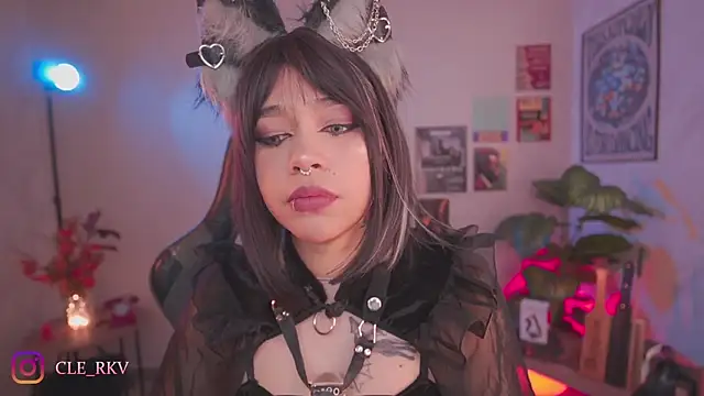 violette clerk1  online show from 04-12-26, 06:22