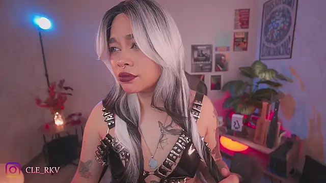 violette clerk1  online show from 03-31-26, 07:49