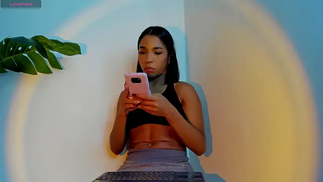 zara leee online show from 04-14-26, 10:26