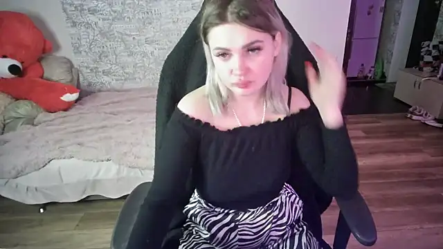 SlankyMic online show from 04-12-26, 06:11