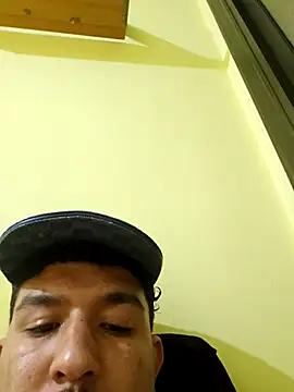 Snapshot of medelelel chatting on 02-28-26, 12:32 medelelel online show from 02-28-26, 12:32