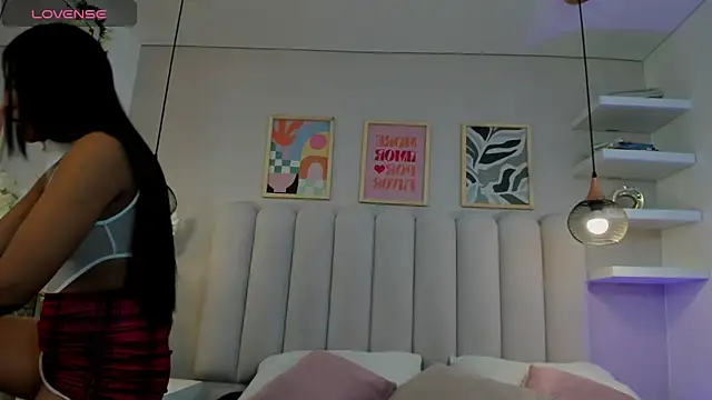 Mia Bailey  online show from 04-20-26, 03:09