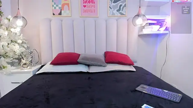 Mia Bailey  online show from 05-09-26, 05:11