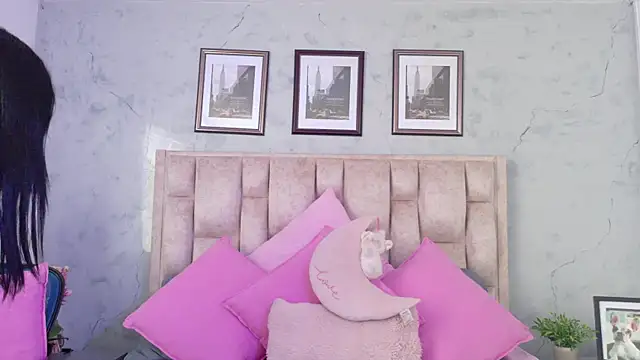 IsabellaRossi online show from 05-24-26, 04:18
