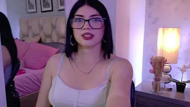 IsabellaRossi online show from 06-11-26, 06:49