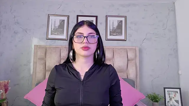 IsabellaRossi online show from 05-19-26, 06:37