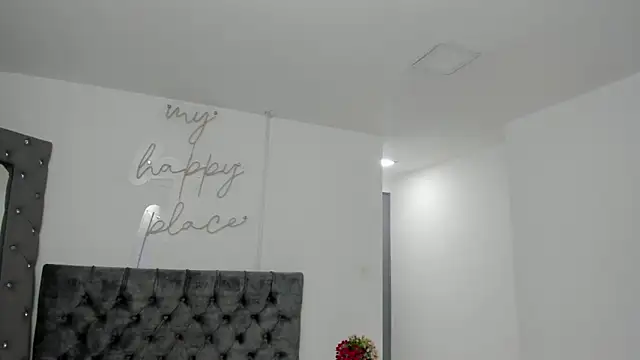 Evelin  thompsson online show from 04-23-26, 03:46