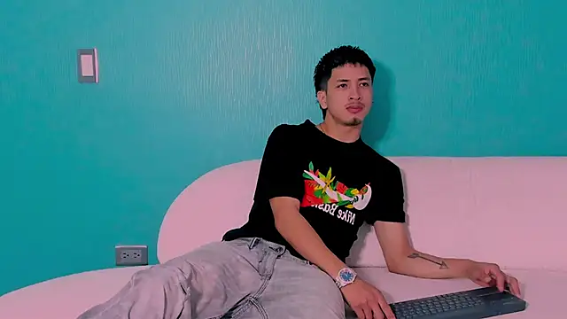 Snapshot of Youdoll_ chatting on 02-26-26, 01:33 Youdoll online show from 02-26-26, 01:33