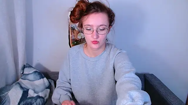 Snapshot of miay_here_ chatting on 05-26-26, 04:49 miay here online show from 05-26-26, 04:49