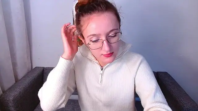 Snapshot of miay_here_ chatting on 05-27-26, 04:58 miay here online show from 05-27-26, 04:58