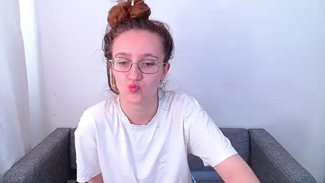 Snapshot of miay_here_ chatting on 06-02-26, 08:25 miay here online show from 06-02-26, 08:25