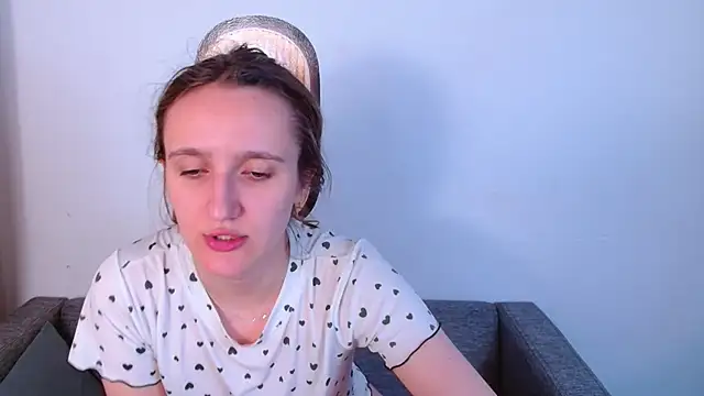 Snapshot of miay_here_ chatting on 05-30-26, 04:56 miay here online show from 05-30-26, 04:56