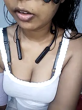 ASHANYA JAYASOORIYA online show from 03-18-26, 01:24