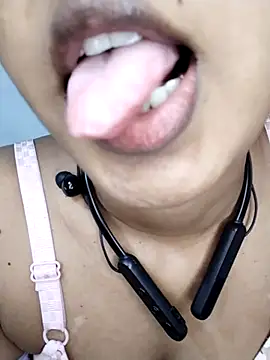ASHANYA JAYASOORIYA online show from 04-24-26, 02:24