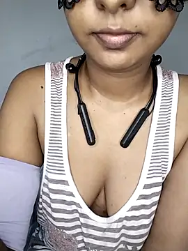 ASHANYA JAYASOORIYA online show from 05-26-26, 10:02