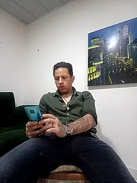 Snapshot of Valentino_dominusSex chatting on 02-26-26, 09:59 Valentino dominusSex online show from 02-26-26, 09:59