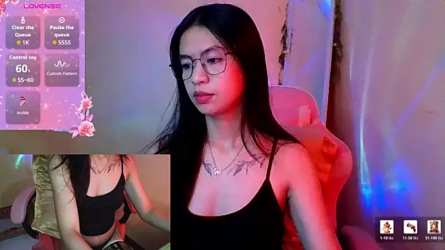 Luna Moonfang online show from 05-28-26, 02:34