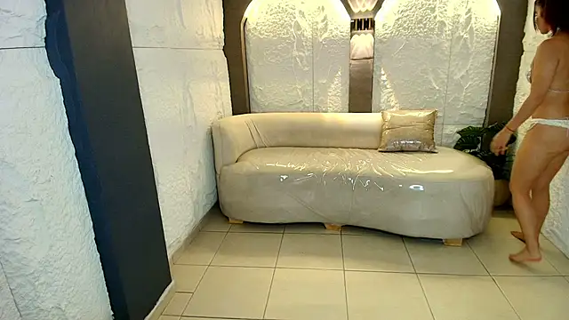 Snapshot of Elizabeth__r chatting on 02-26-26, 03:06 Elizabeth r online show from 02-26-26, 03:06