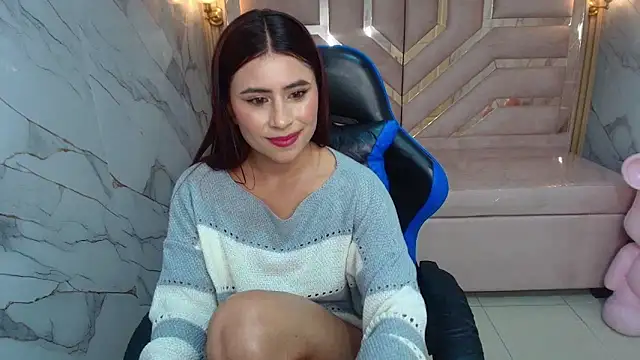 Snapshot of Elizabeth__r chatting on 02-18-26, 06:11 Elizabeth r online show from 02-18-26, 06:11