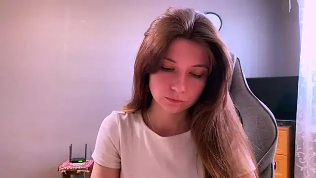 LunnaBliss online show from 05-19-26, 04:03