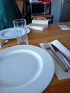 thom7246 online show from 03-25-26, 04:39