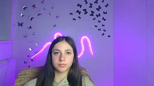 KissMeJulia online show from 04-18-26, 05:48
