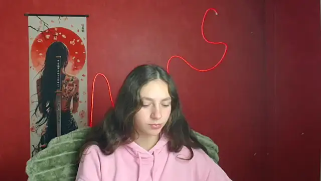 KissMeJulia online show from 05-16-26, 05:28