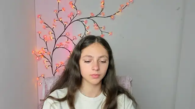 KissMeJulia online show from 07-04-26, 05:36