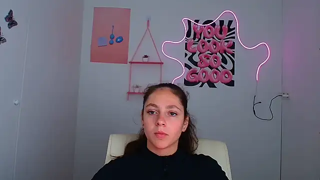 KissMeJulia online show from 07-07-26, 06:58