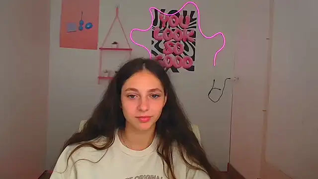 KissMeJulia online show from 08-08-26, 05:47